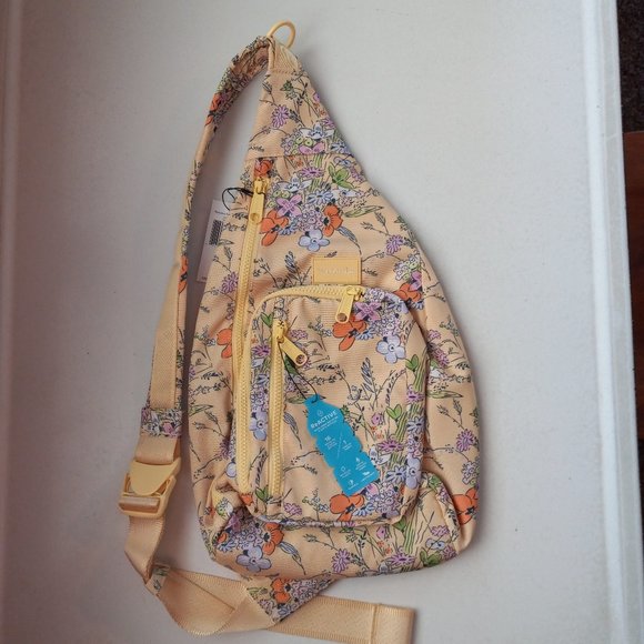Vera Bradley Sling backpack | Bags | Vera Bradley Reactive  display picture 2
